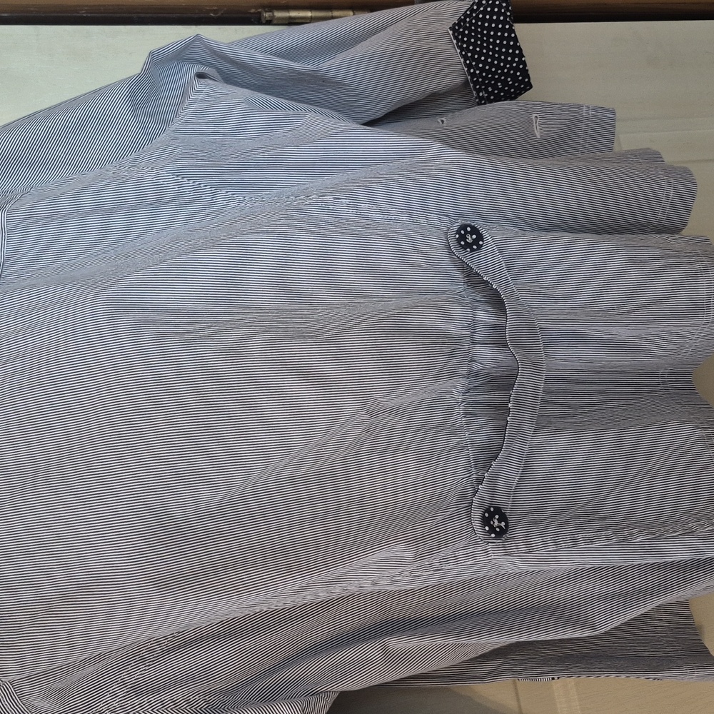 Striped Button-Up Blazer - Picture 5 of 5